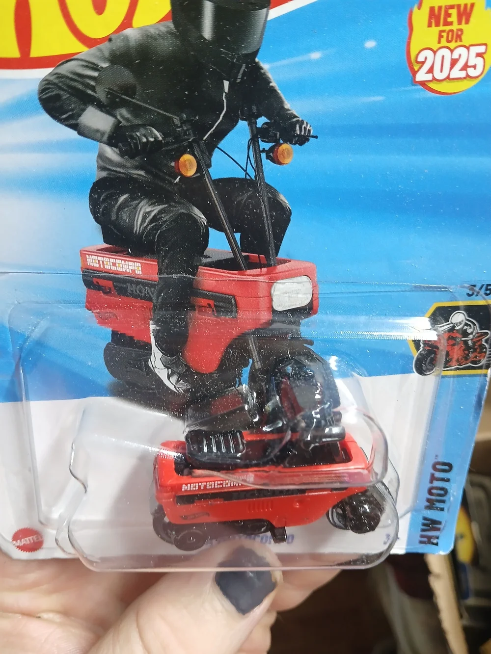 2025 Hot Wheels HW Moto series 1:64 scale red Honda Motocompo (collector number